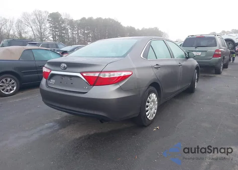 2017 Toyota Camry Le z USA, uszkodzony, nr VIN 4T1BF1FK1HU704035